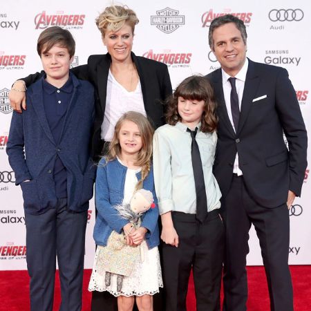 Mark Ruffalo along with his three children.